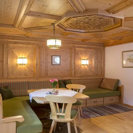 Haus Veidlis, Familie Obkircher * Санкт-Якоб-ин-Деферегген