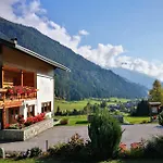 Haus Veidlis, Familie Obkircher 4*