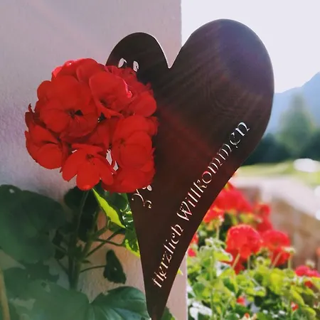 Gæstehus Haus Veidlis, Familie Obkircher 4*